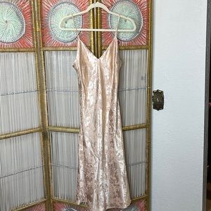 Lulu’s size S satin pink dress